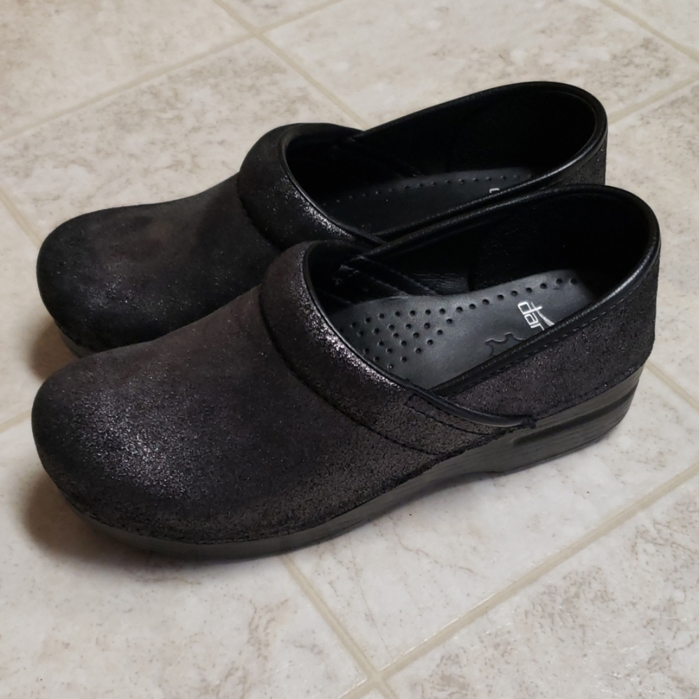 Womens dansko clogs 39